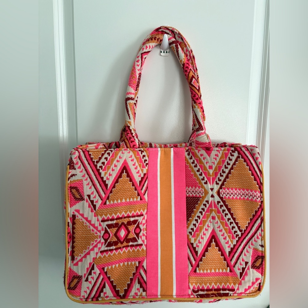NWOT- Uncharted Threads Aztec Print Jacquard Tote Bag in Pink